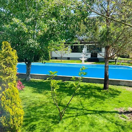 Therme - Corbeanca By The Lake Luxury Villa Exterior foto